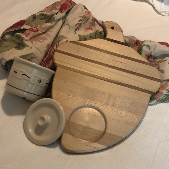 LONGABERGER American Craft 
Acorn Maple Wood Cutting Board + Ceramic Crock NEW - Picture 1 of 16